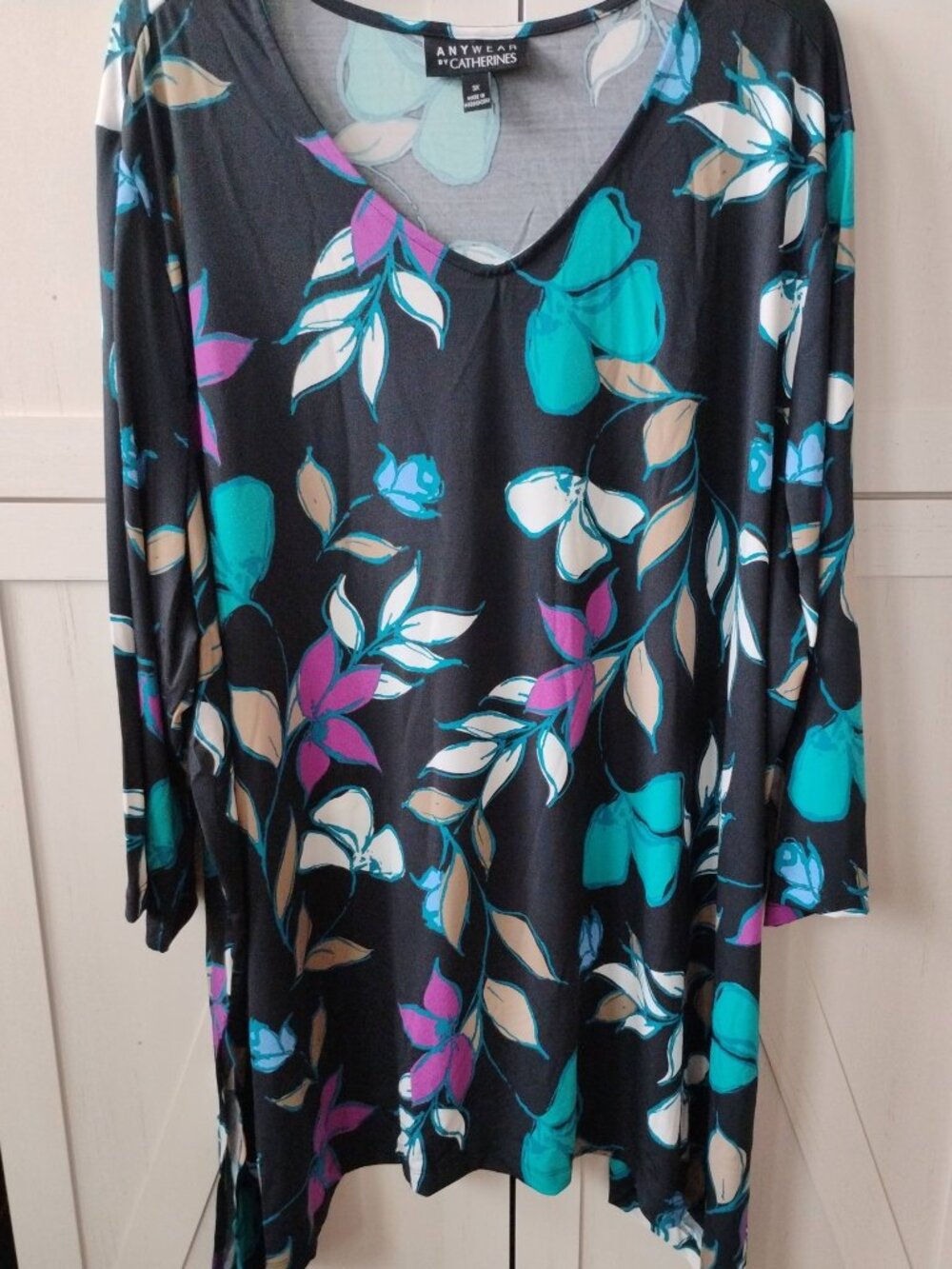 Catherines Anywear Tunic w Sharkbite Hem Black Floral 3/4 Sleeve 3X (26/28W)-NWT